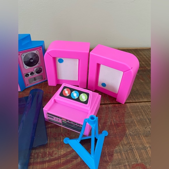 Vintage 1986 Barbie & the Rockers Rockin’ House Party Accessories🎸❤️🎶 - Picture 4 of 7